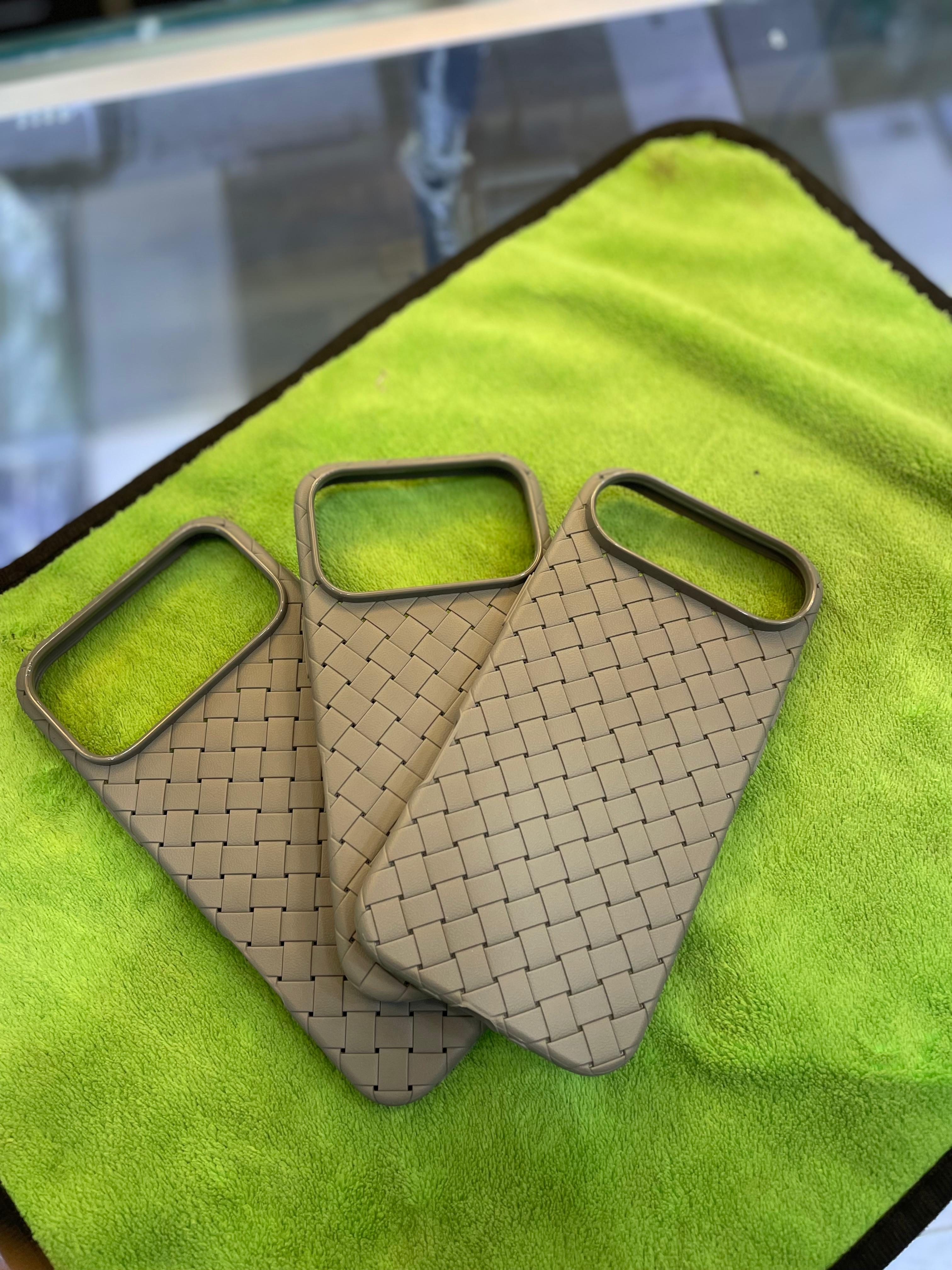 WOVAN BACK CASE FOR IPHONE